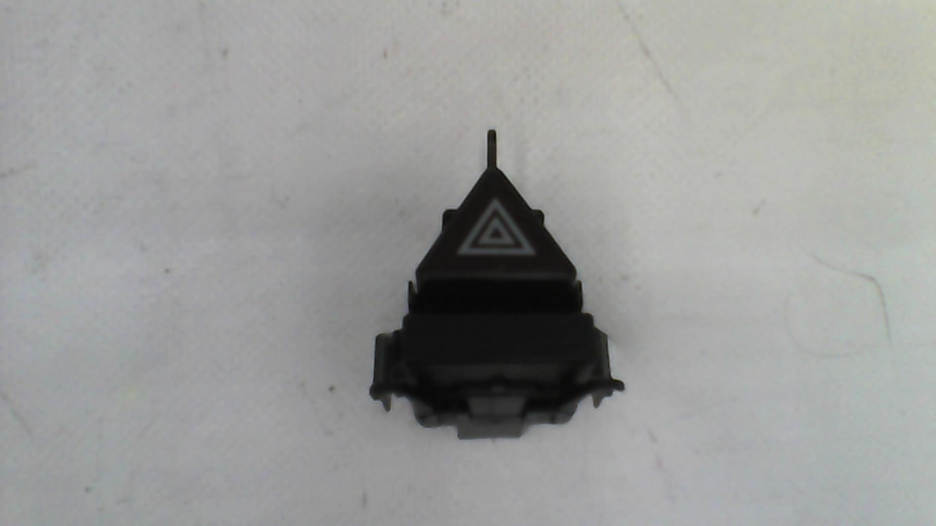 Bouton de warning MERCEDES CLASSE B 245 PHASE 1 Diesel - 1