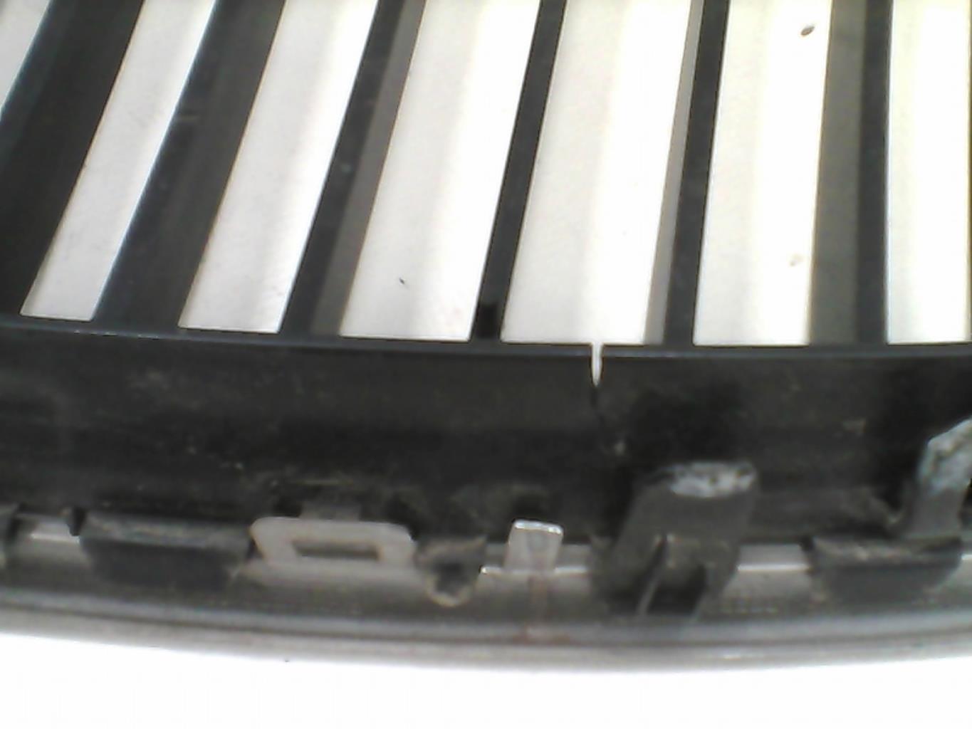 Calandre gauche BMW SERIE 3 E91 TOURING PHASE 1 BREAK Diesel - 1