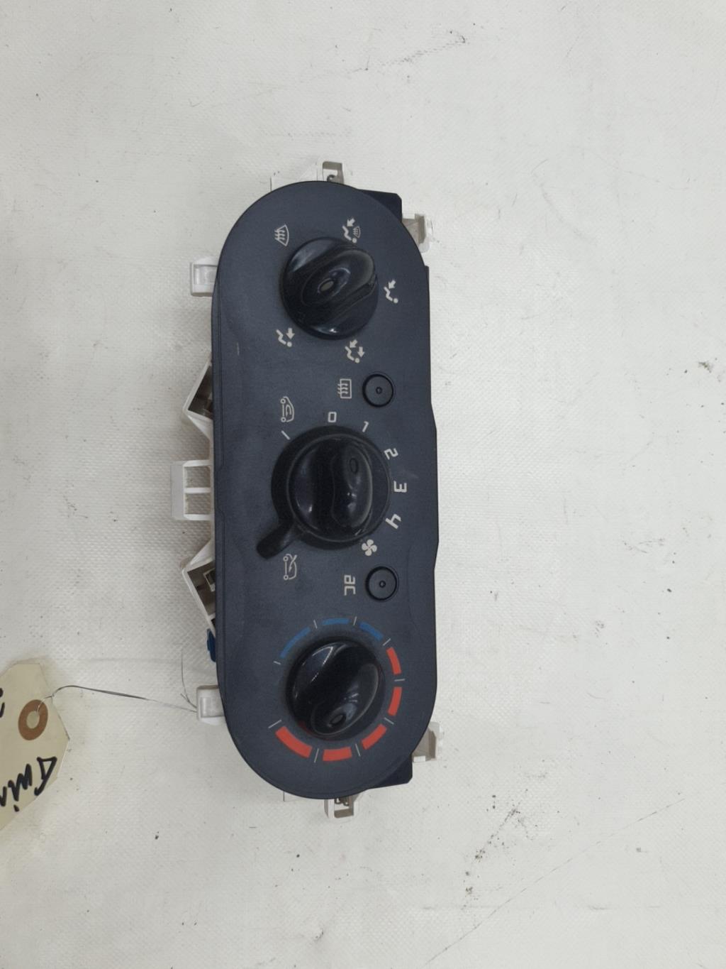Commande chauffage RENAULT TWINGO 2 PHASE 1 Essence - 1
