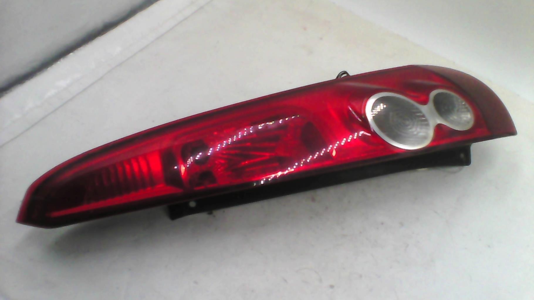 Fanale posteriore principale destro (luci) FORD FIESTA 5 PHASE 2  - 1