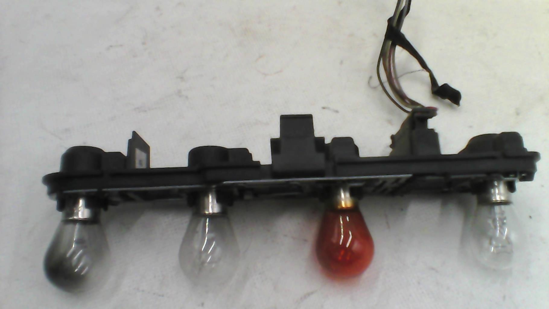 Base portalampade fanale posteriore destro MERCEDES CLASSE A 168 PHASE 1 Diésel - 1