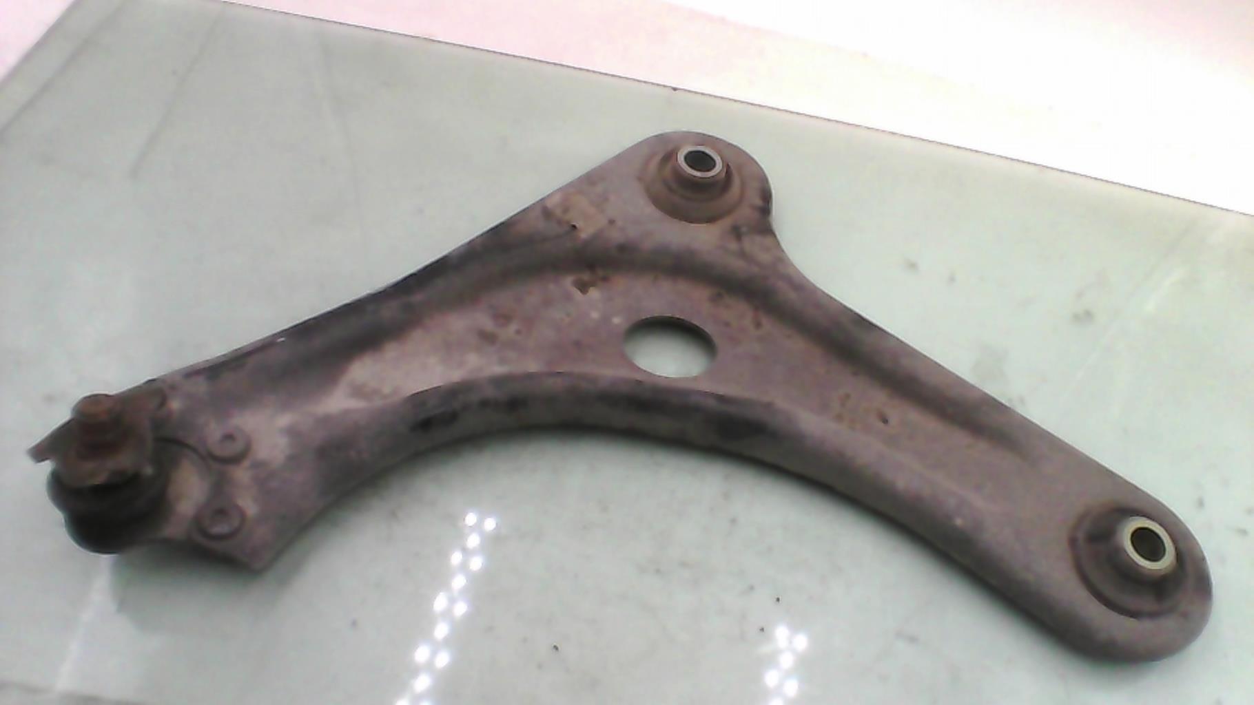 Triangolo inferiore anteriore sinistro CITROEN DS3 PHASE 1 Diésel - 1