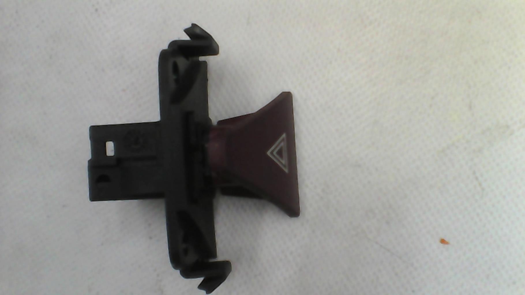 Bouton de warning PEUGEOT 307 PHASE 1 Diesel - 1