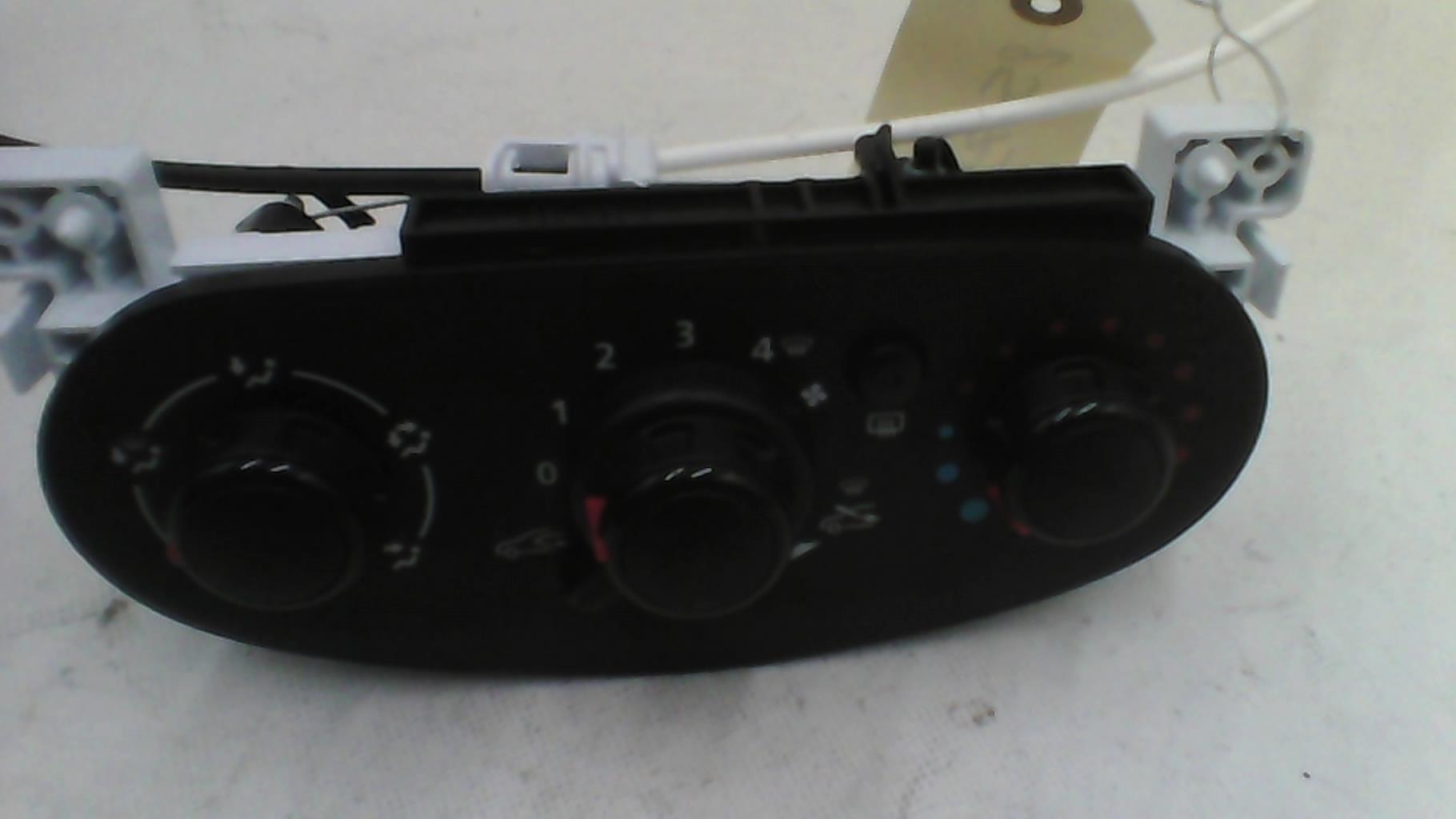 Commande chauffage DACIA SANDERO 2 PHASE 2 Essence - 1