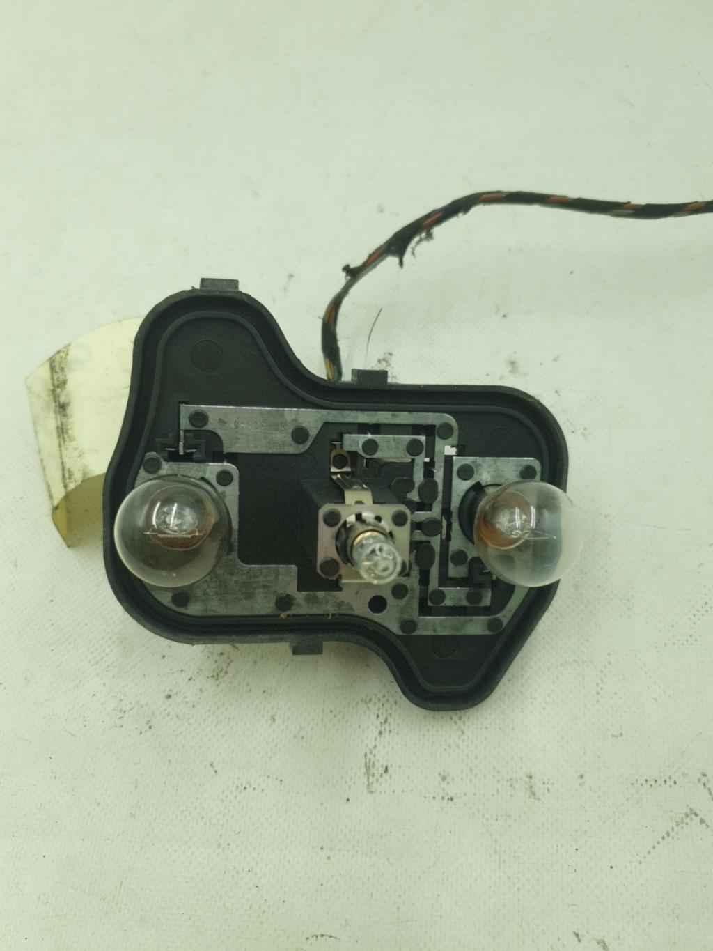 Base portalampade fanale posteriore destro VOLKSWAGEN GOLF 5 Diésel - 1