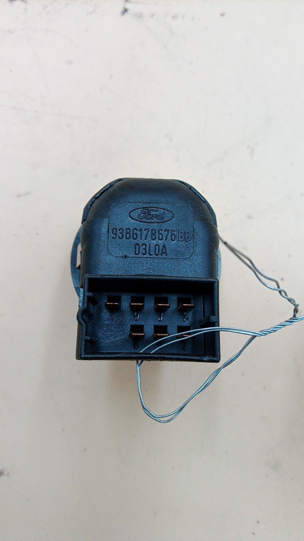 Commande retroviseurs FORD FIESTA 6 PHASE 1 Diesel - 1
