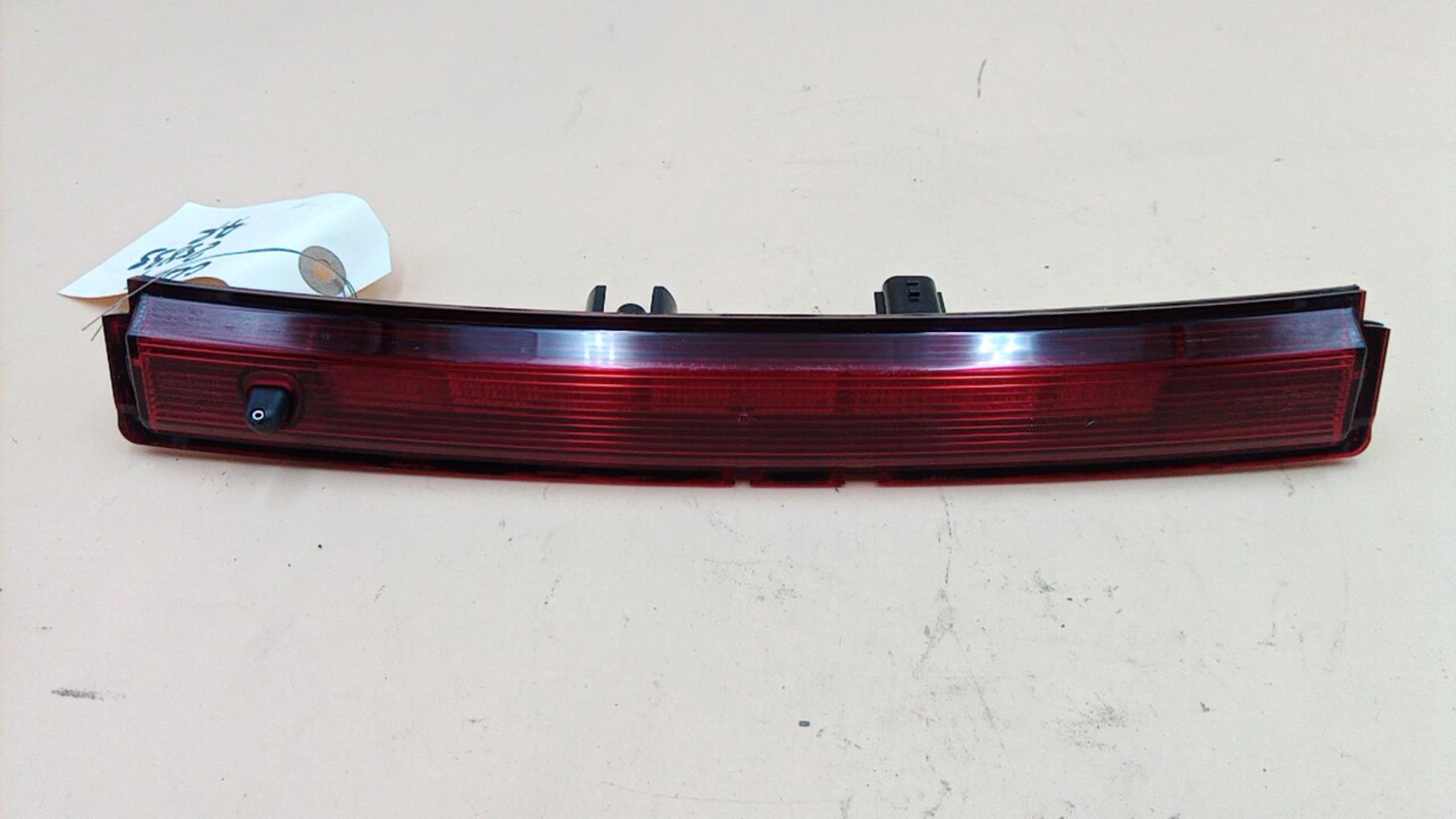 Feu arriere stop central RENAULT CLIO 4 PHASE 2 Essence - 1