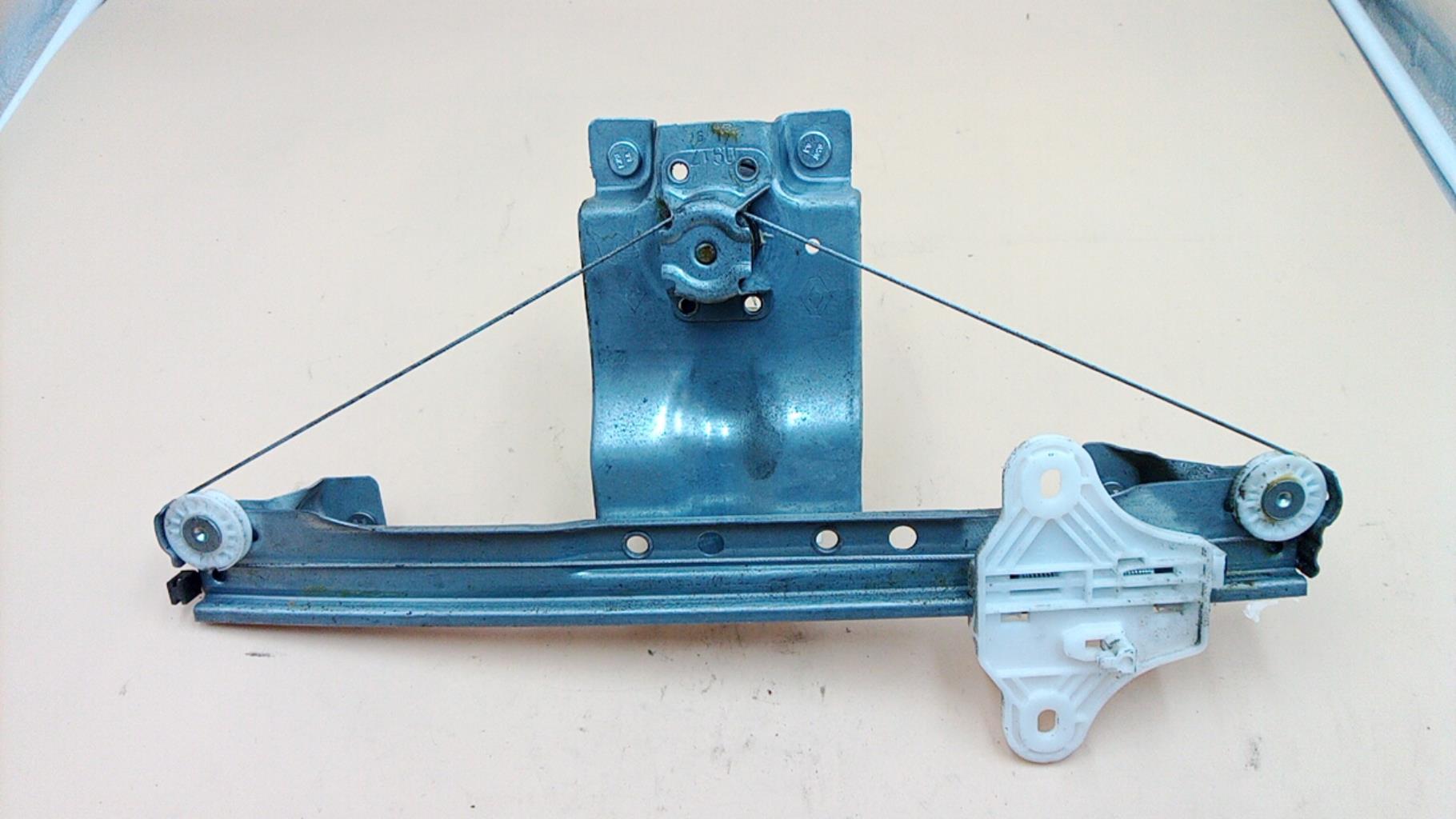Alzacristalli manuale posteriore destro RENAULT CLIO 4 PHASE 2 Diésel - 1