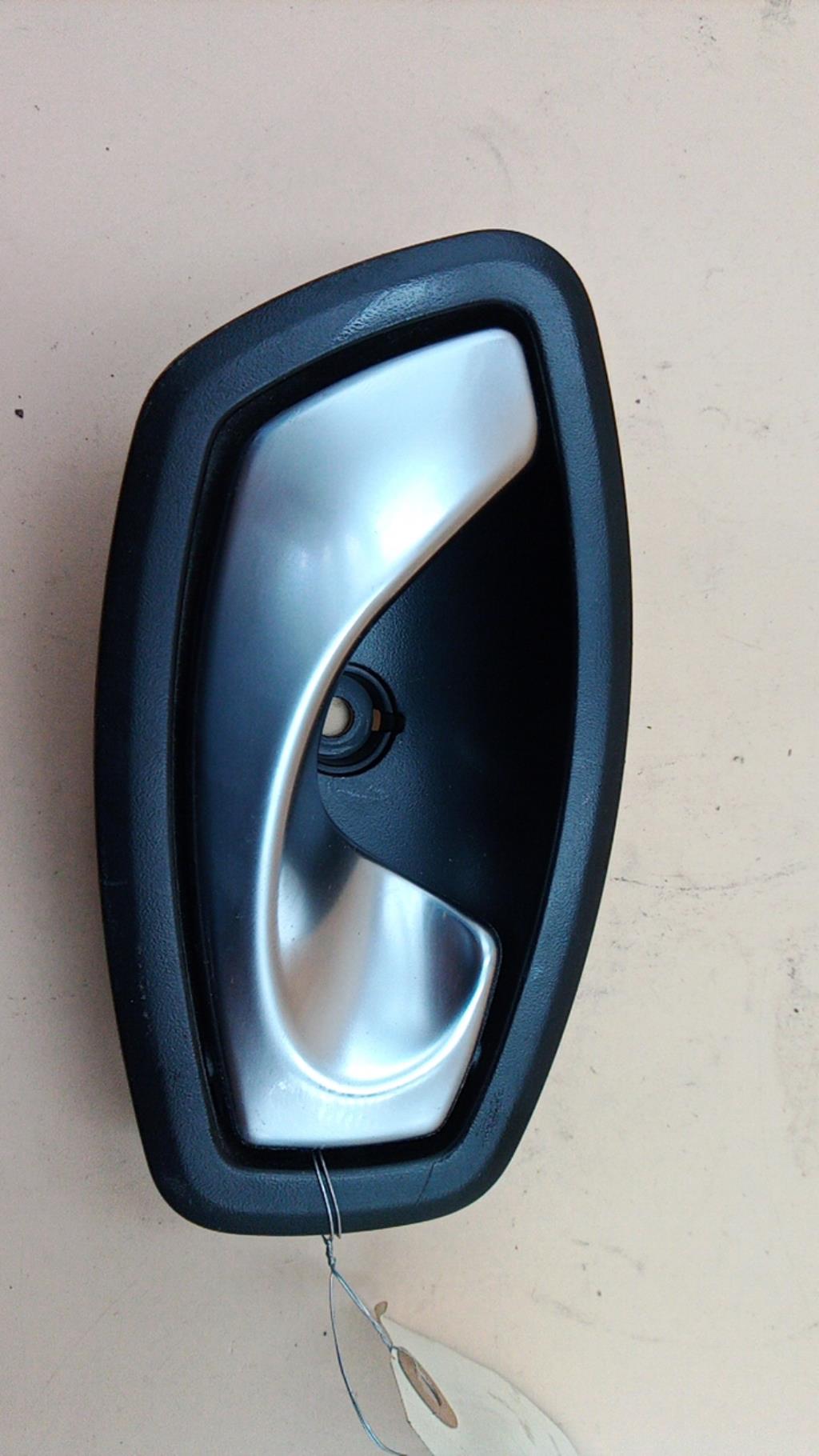 Maniglia interna posteriore destra RENAULT CLIO 4 PHASE 2 Diésel - 1