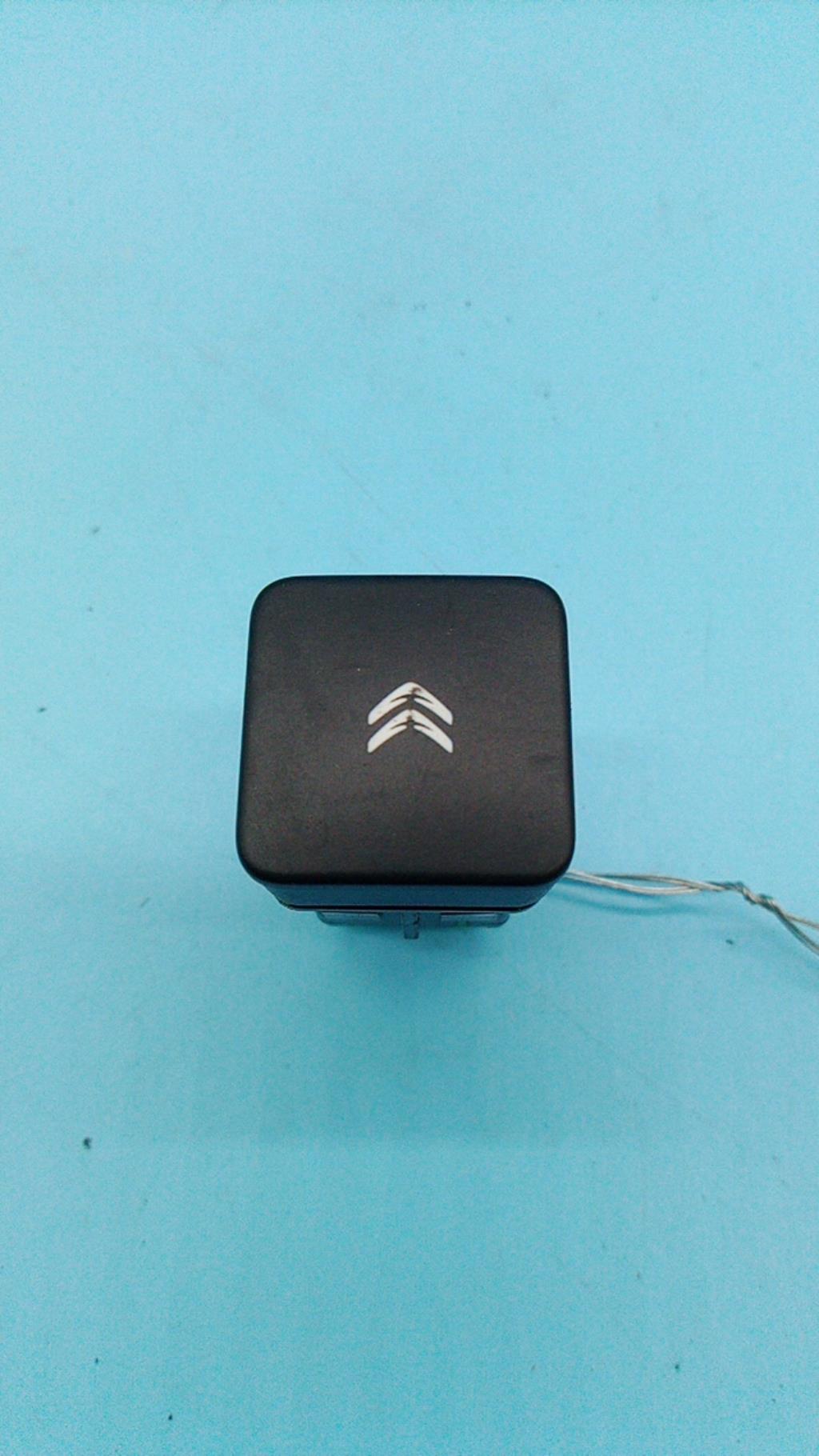 Bouton/Interrupteur CITROEN DS3 PHASE 1 Diesel - 1