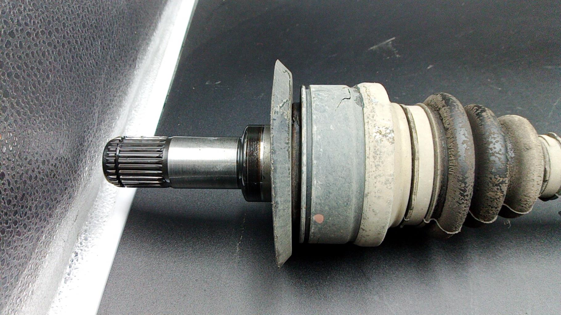 Giunto cardanico posteriore sinistro (trasmissione) BMW SERIE 3 F34 GRAN TURISMO PHASE 1 Diésel - 1