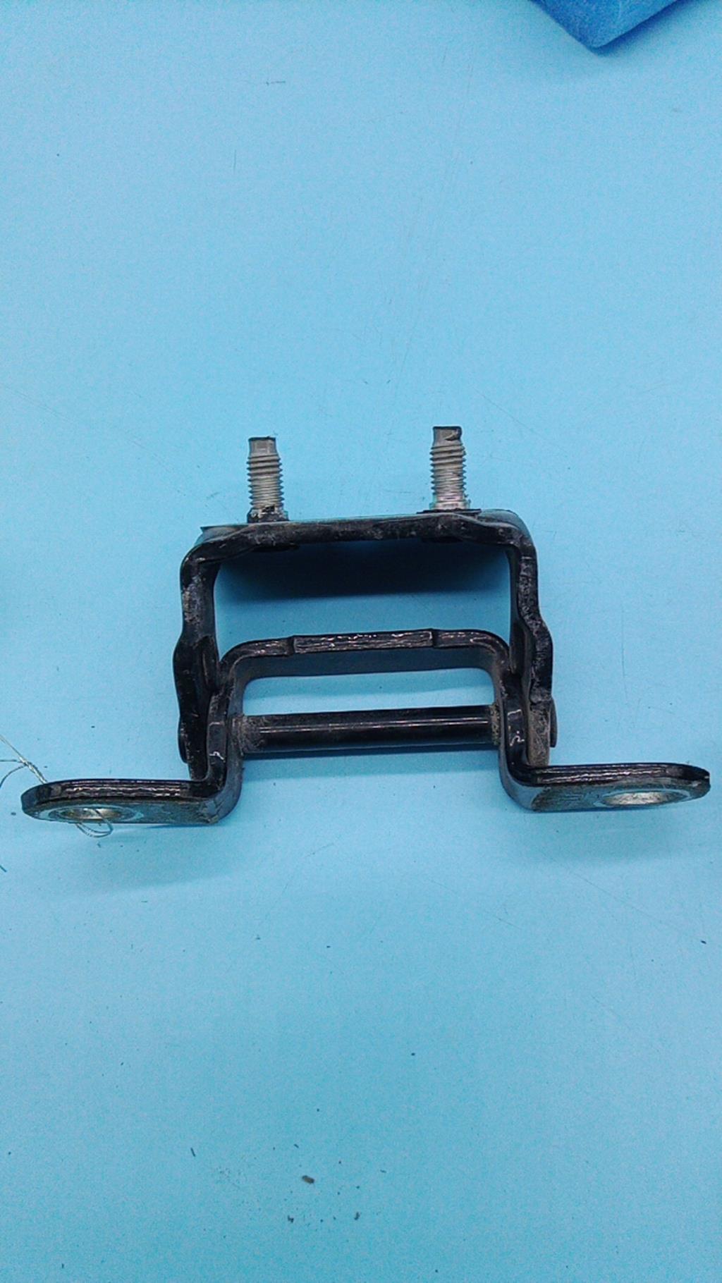 Cerniera portiera posteriore sinistra NISSAN JUKE 1 PHASE 1 Diésel - 1