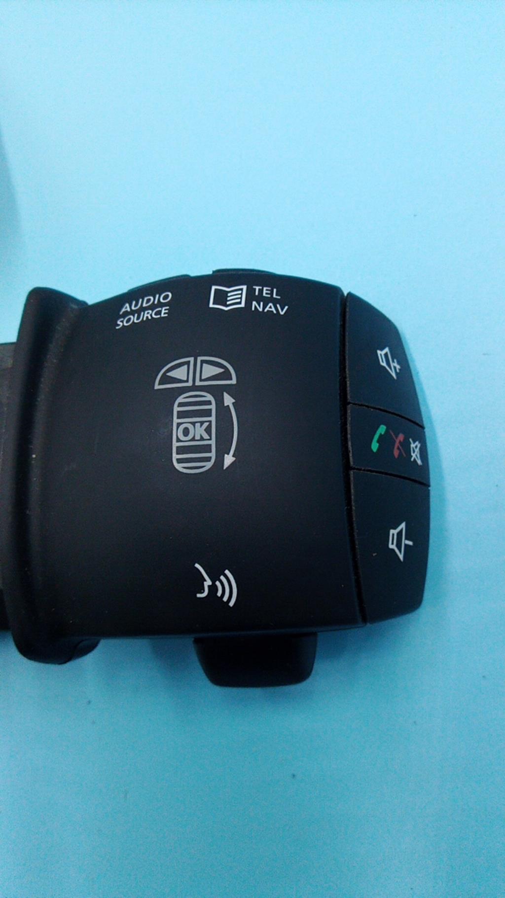 Commande autoradio RENAULT LAGUNA 3 PHASE 1 BREAK Diesel - 1