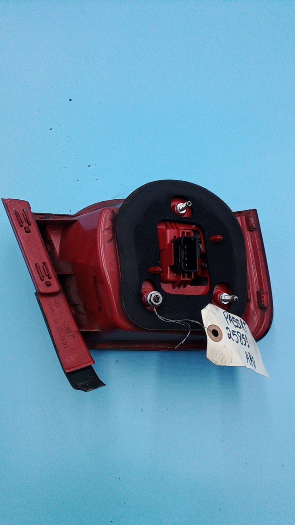 Fanale posteriore principale destro (luci) VOLKSWAGEN PASSAT 5 Diésel - 1