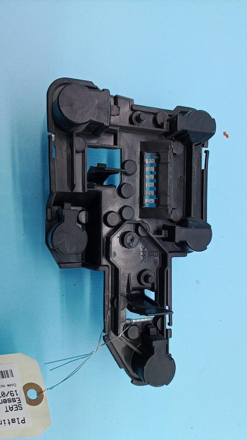 Base portalampade fanale posteriore destro SEAT IBIZA 2 PHASE 2 Gasolina - 1