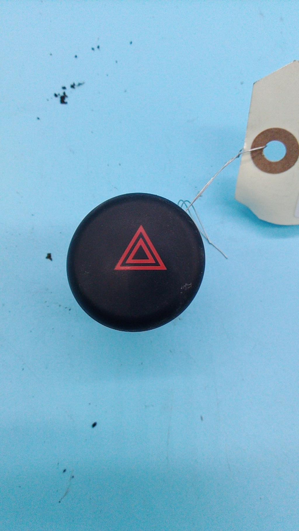 Bouton de warning NISSAN JUKE 1 PHASE 1 Diesel - 1