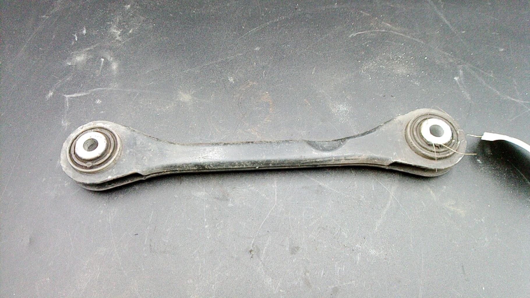 Braccio sospensione posteriore destra AUDI A4 3 AVANT PHASE 1 BREAK Diésel - 1