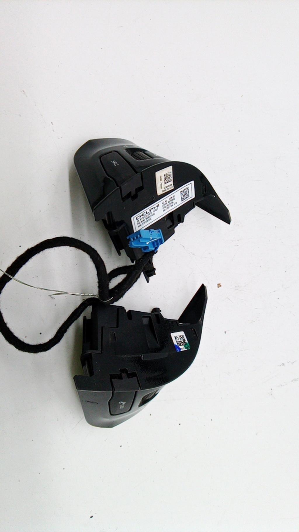 Commande autoradio PEUGEOT 308 2 PHASE 1 Diesel - 1