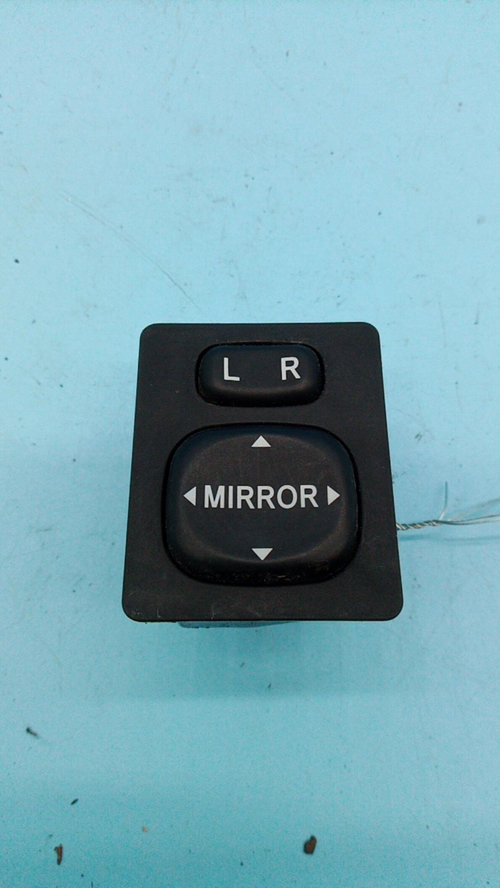 Commande retroviseurs TOYOTA COROLLA VERSO 2 PHASE 1 Diesel - 1
