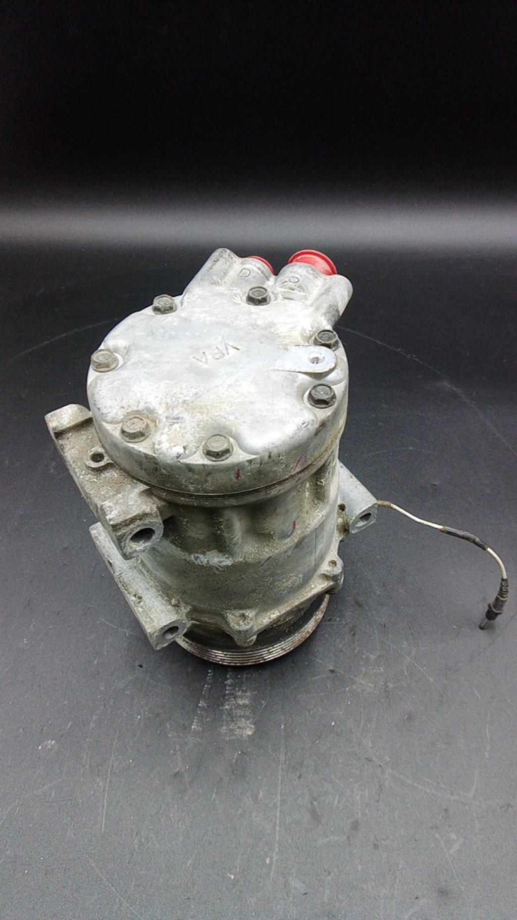 Compresseur clim RENAULT CLIO 1 PHASE 3 Essence - 1