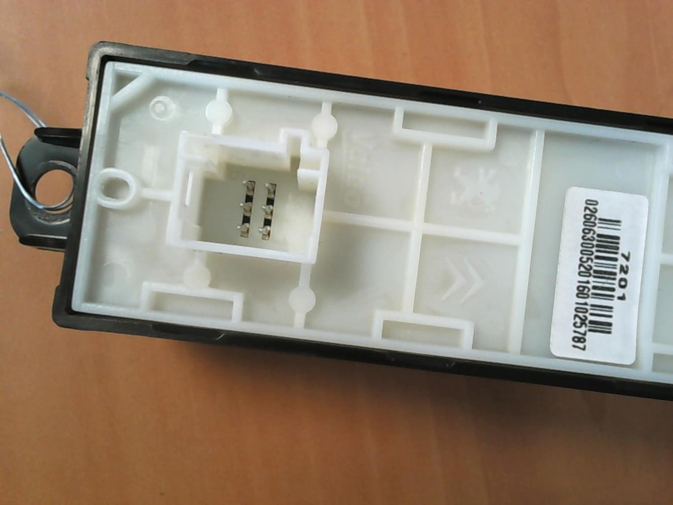 Commande GPS PEUGEOT 208 1 PHASE 2 Essence - 1