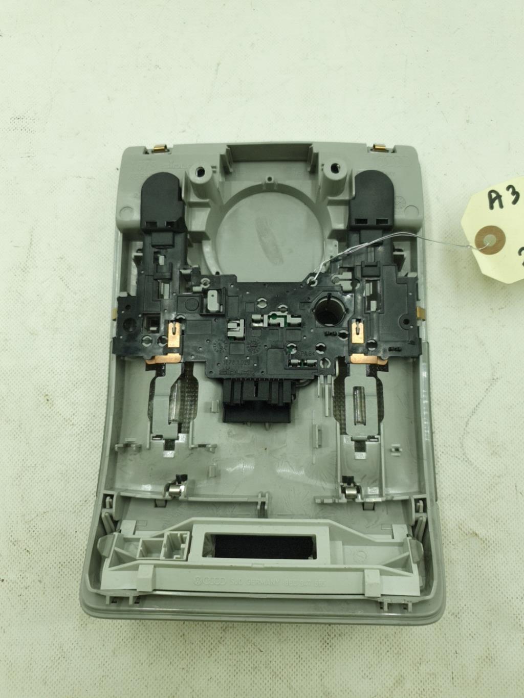 Eclairage de plafonnier AUDI A3 2 PHASE 2 Diesel - 1