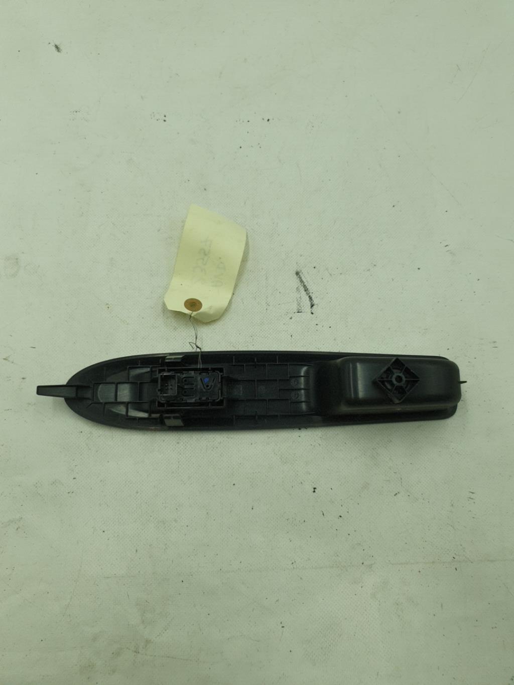 Interruttore lavacristalli anteriore destro CITROEN C4 2 PHASE 1 Diésel - 1