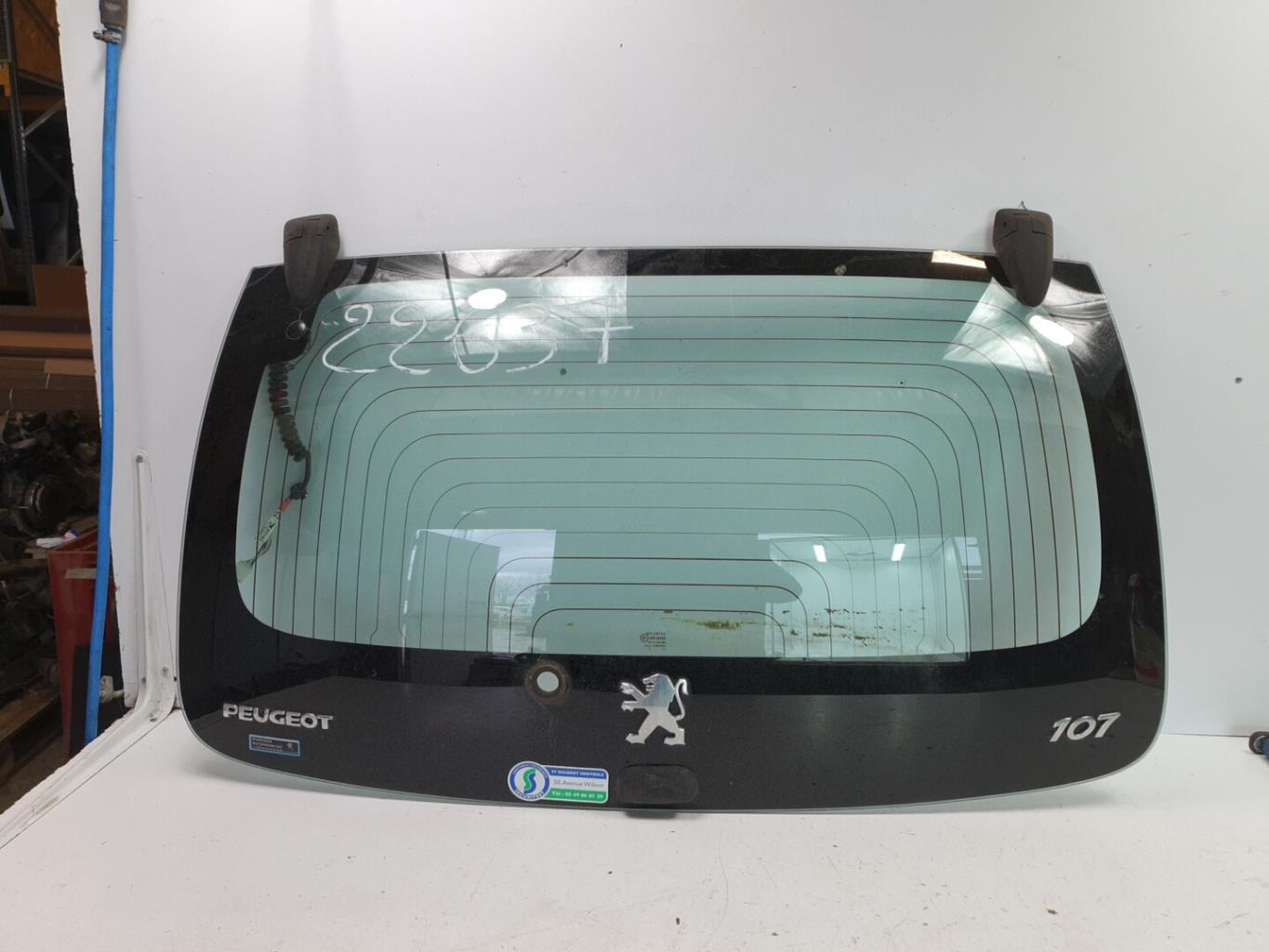 Lunette arriere PEUGEOT 107 PHASE 2 Essence - 1