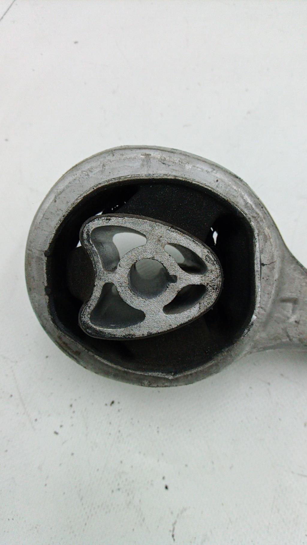 Braccio sospensione superiore anteriore sinistro BMW SERIE 3 E90 PHASE 2 Diésel - 1