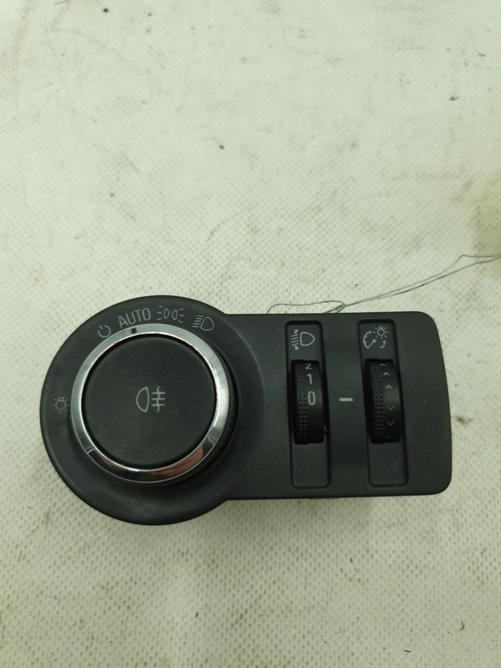 Commande de phare OPEL ASTRA J PHASE 1 BREAK Diesel - 1