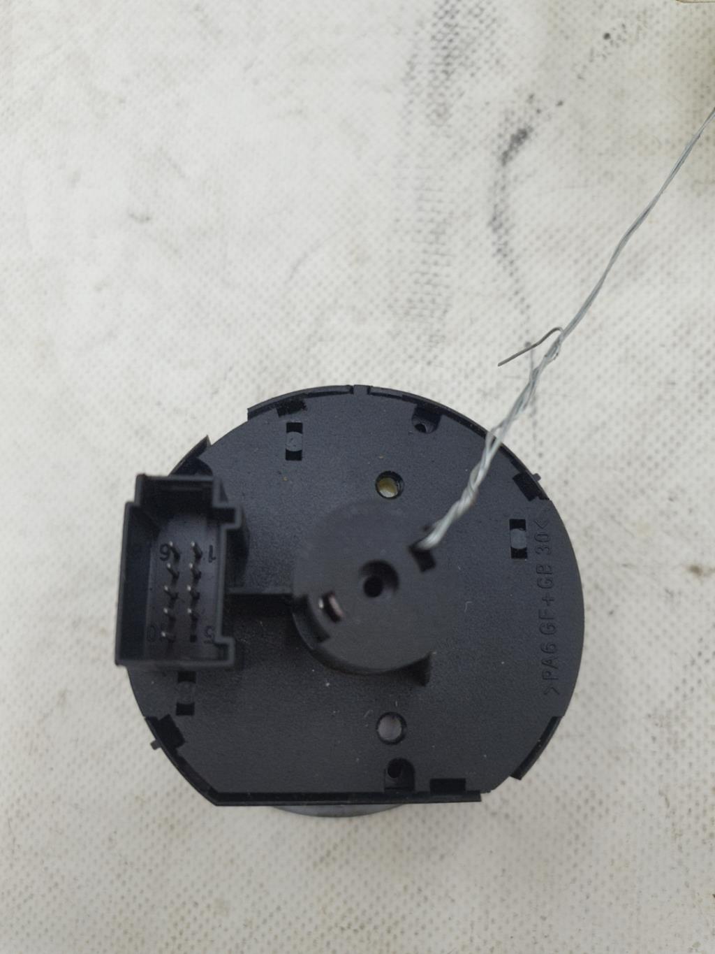 Commande de phare VOLKSWAGEN GOLF 6 Diesel - 1
