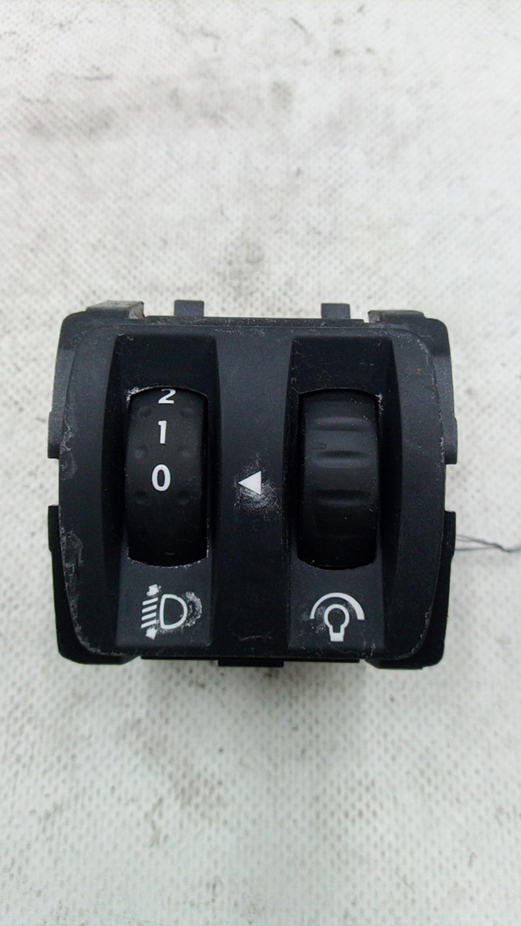 Commande de reglage hauteur de phare RENAULT CLIO 4 PHASE 1 Diesel - 1