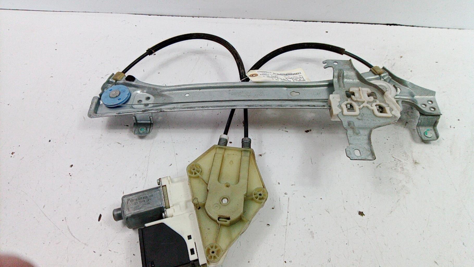Alzacristalli elettrico posteriore sinistro RENAULT MEGANE 3 PHASE 1 Diésel - 1