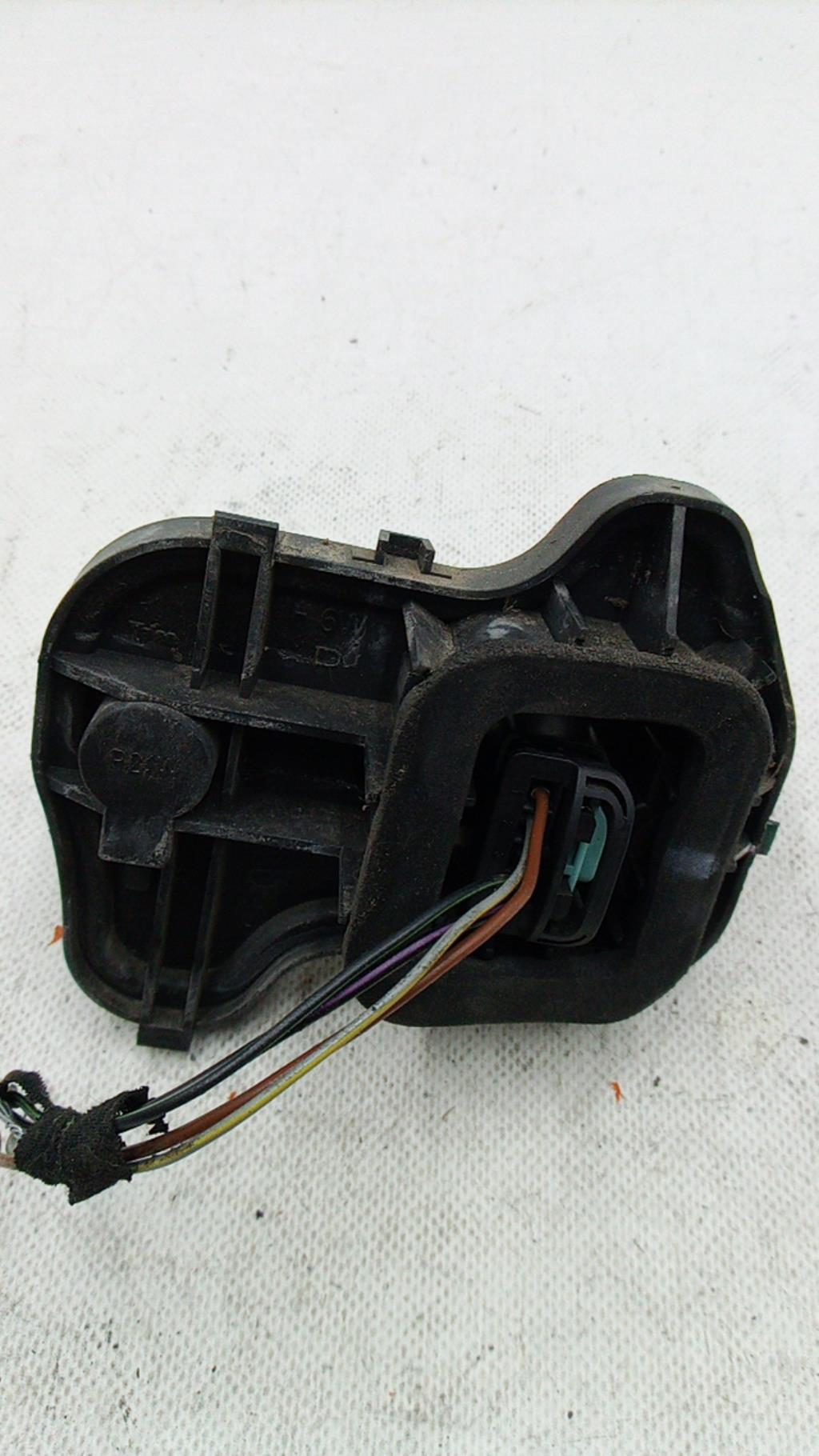 Base portalampade fanale posteriore destro VOLKSWAGEN GOLF 5 Diésel - 1
