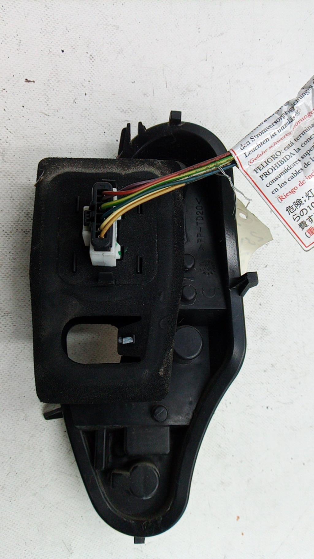 Base portalampade fanale posteriore sinistro CITROEN C3 2 PHASE 1 Diésel - 1