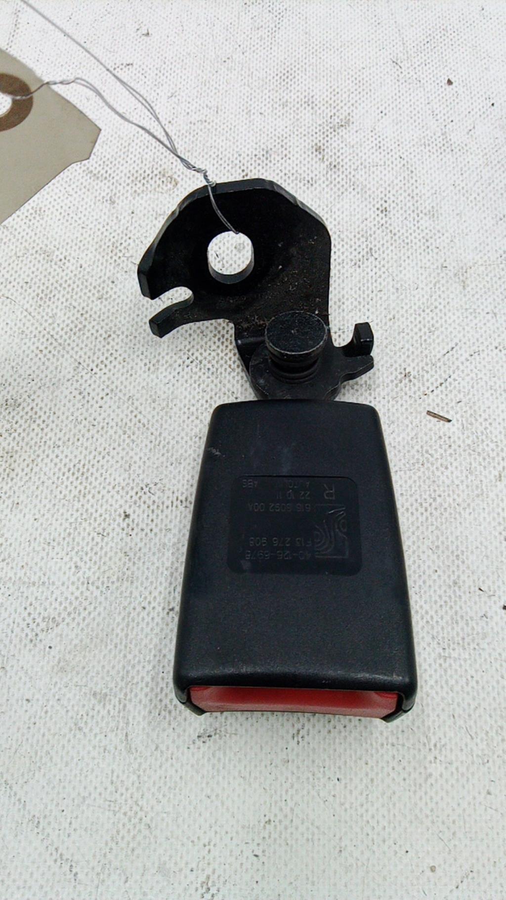 Aggancio cintura sicurezza posteriore destro OPEL CORSA D PHASE 2 Diésel - 1