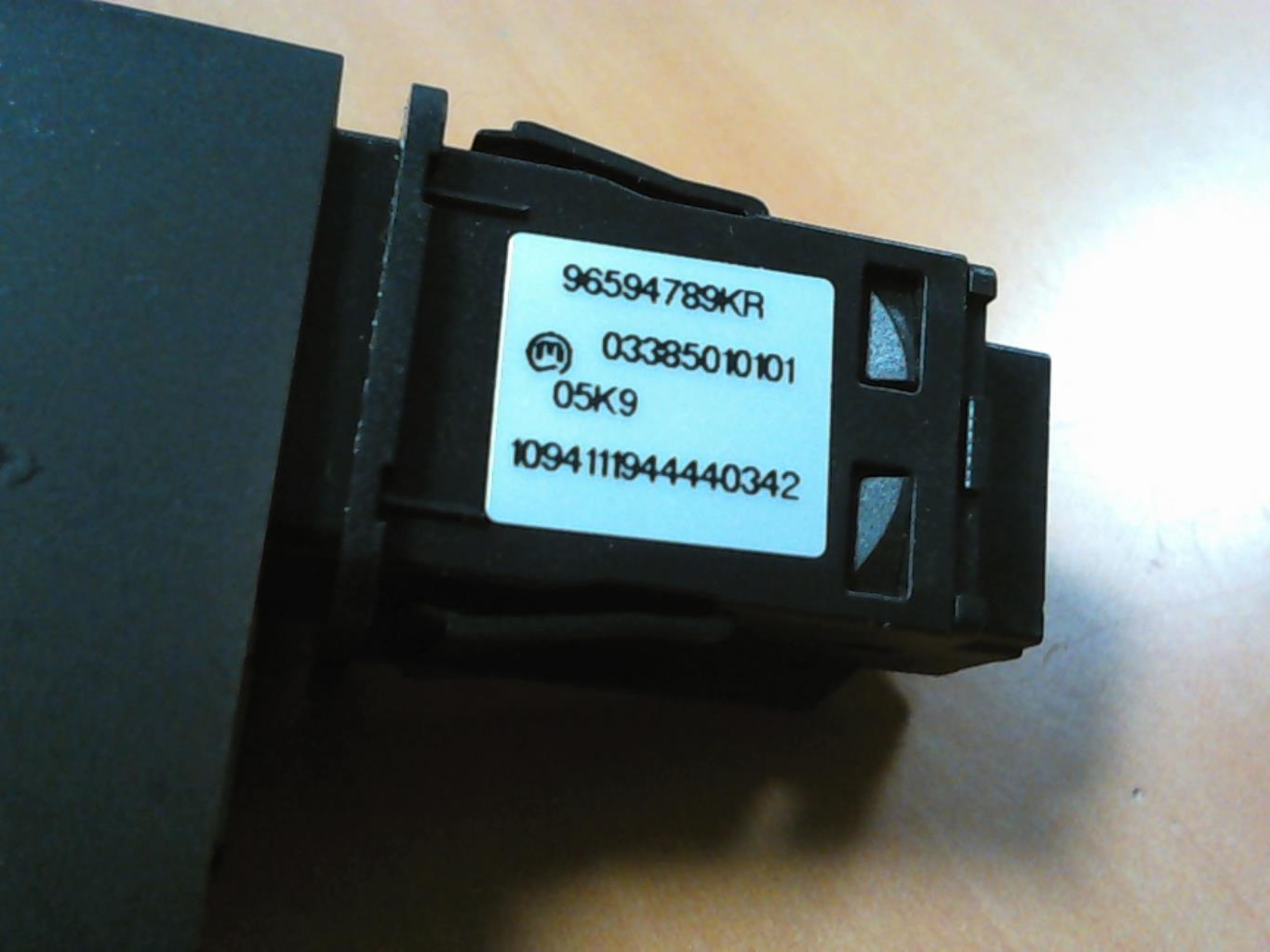 Bouton de warning CITROEN C5 2 BREAK Diesel - 1