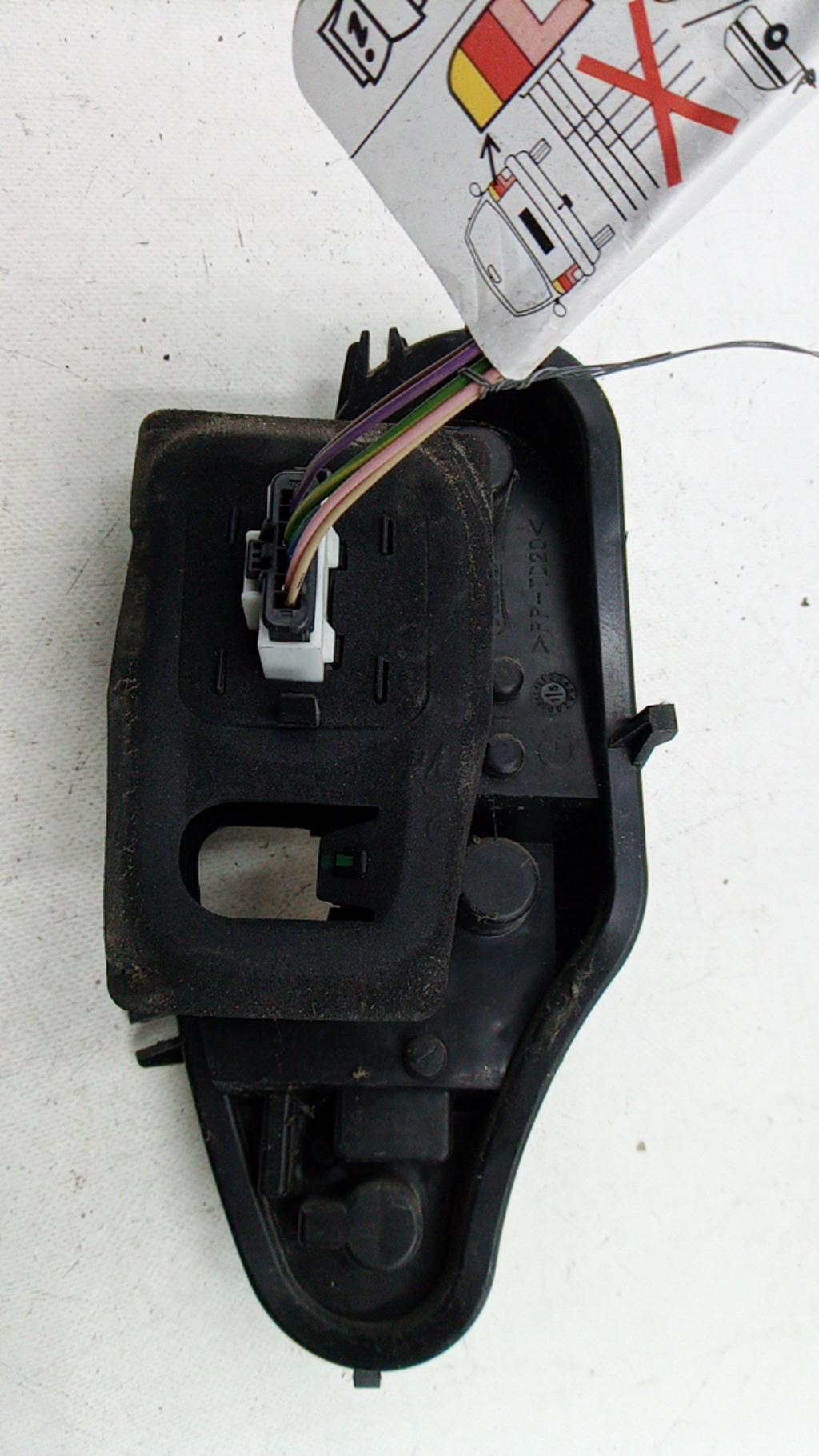 Base portalampade fanale posteriore sinistro CITROEN C3 2 PHASE 2 Diésel - 1