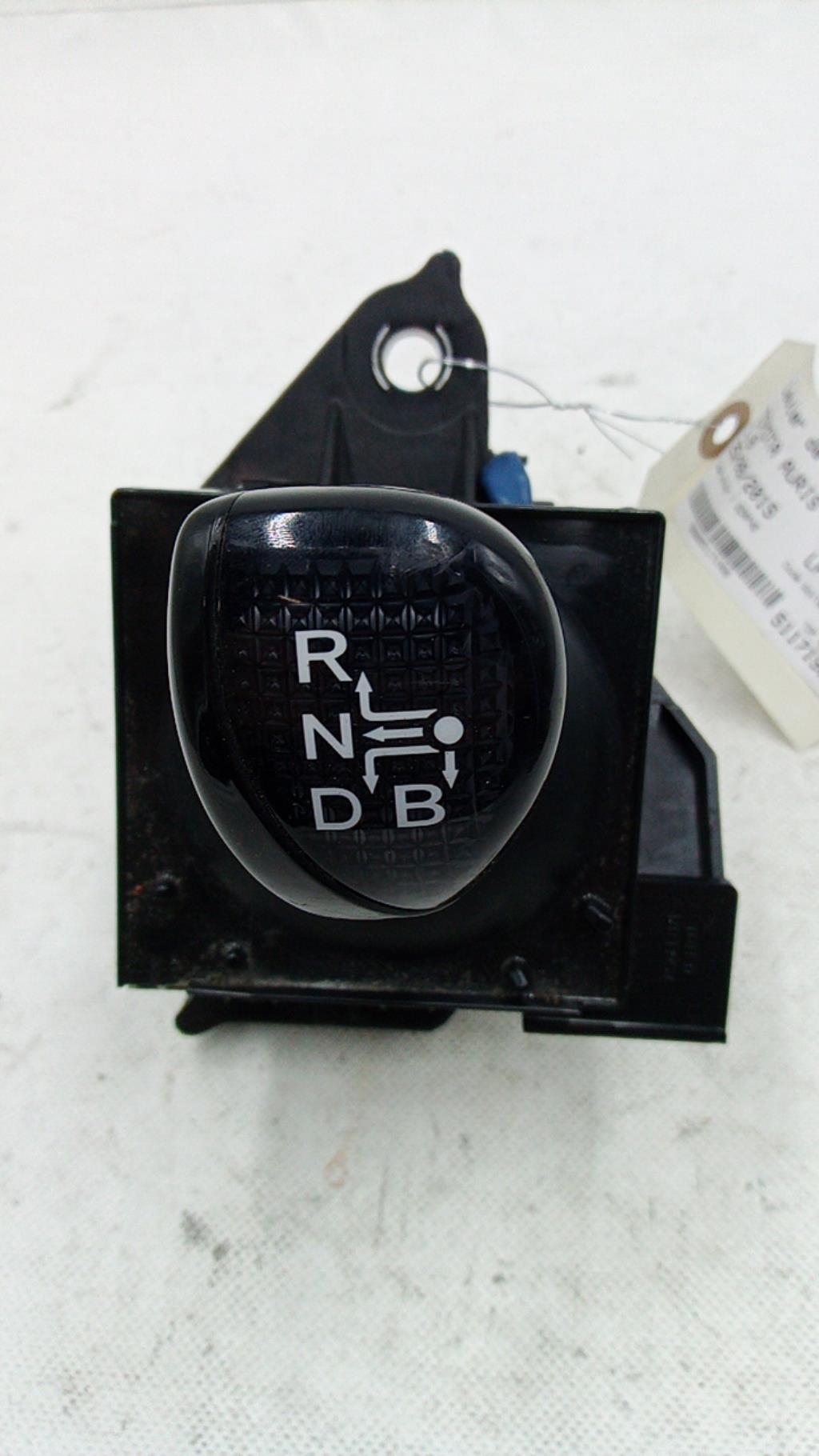 Levier de vitesses TOYOTA AURIS 2 PHASE 2  - 1