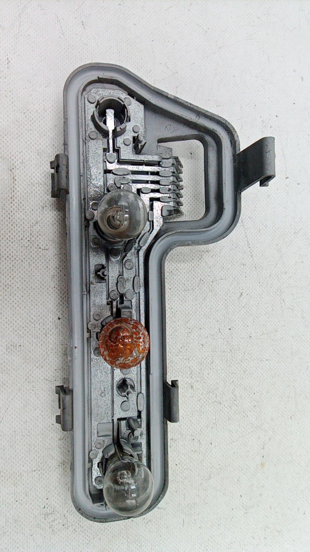 Base portalampade fanale posteriore destro OPEL ZAFIRA A PHASE 1 Diésel - 1