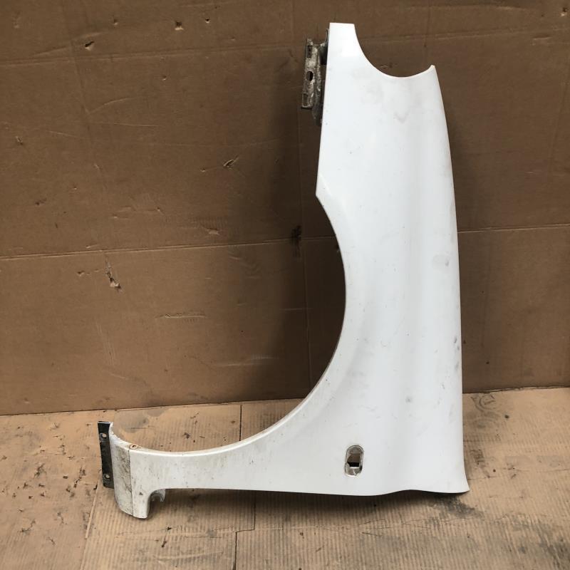 Aile avant gauche RENAULT CLIO 2 PHASE 1 Diesel - 1