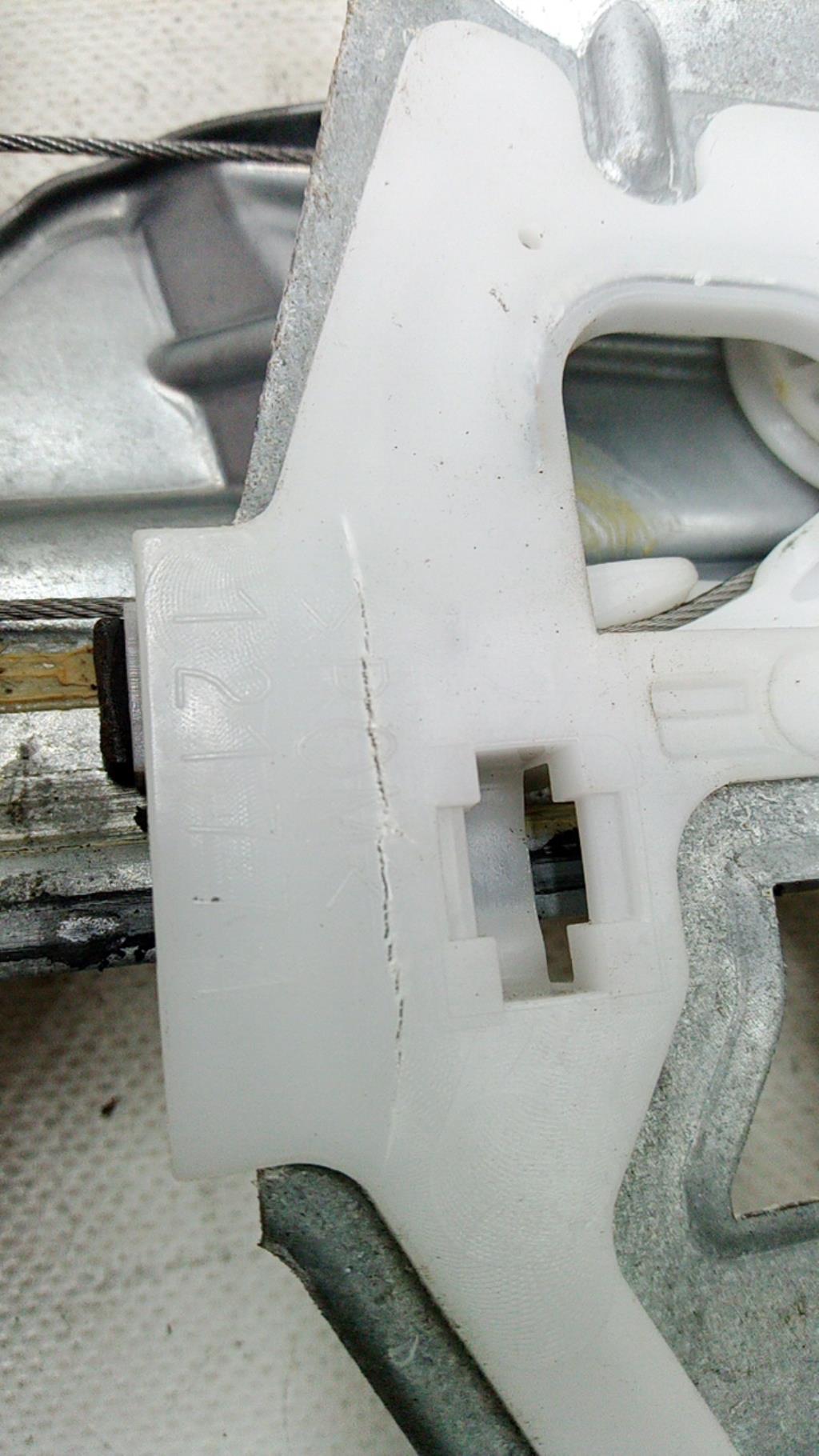 Alzacristalli elettrico posteriore sinistro CITROEN C4 2 PHASE 1 Diésel - 1