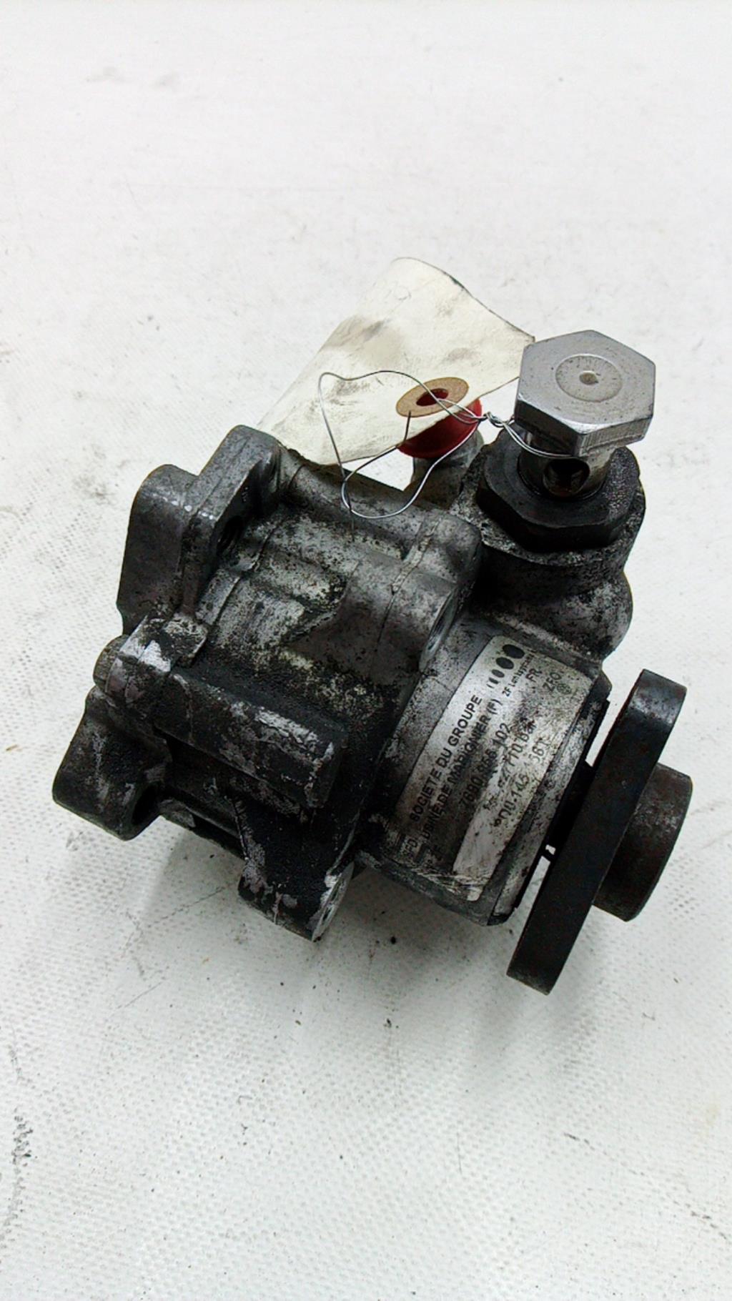 Pompe de direction AUDI A4 2 AVANT PHASE 1 BREAK Diesel - 1