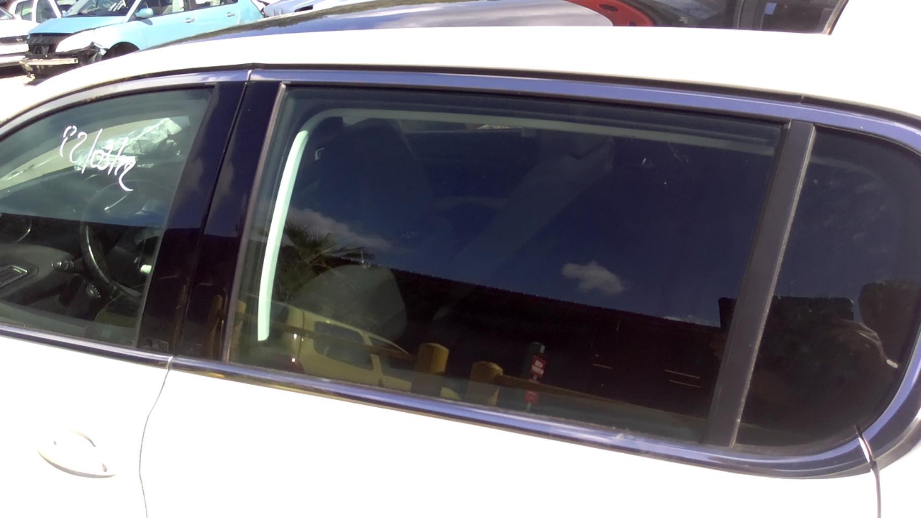Vetro posteriore sinistro PEUGEOT 308 2 PHASE 1 Diésel - 1