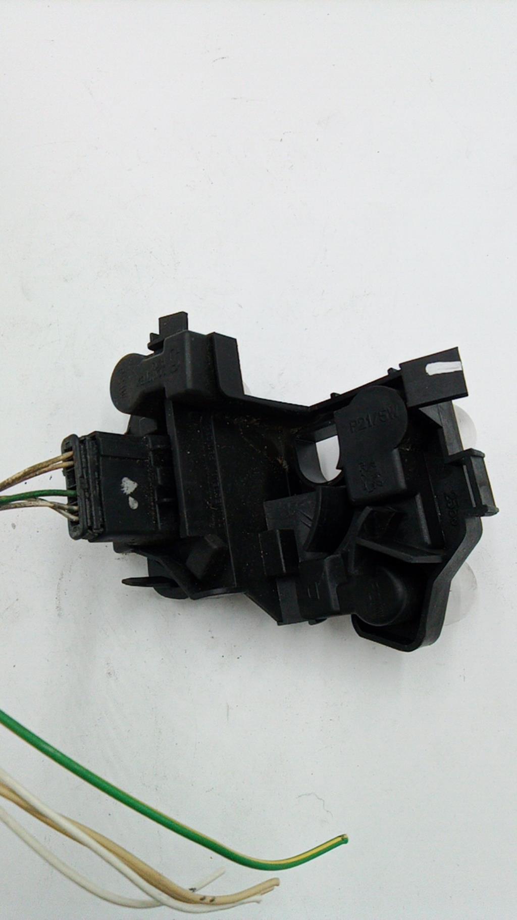 Base portalampade fanale posteriore destro PEUGEOT 206 PHASE 2 Diésel - 1