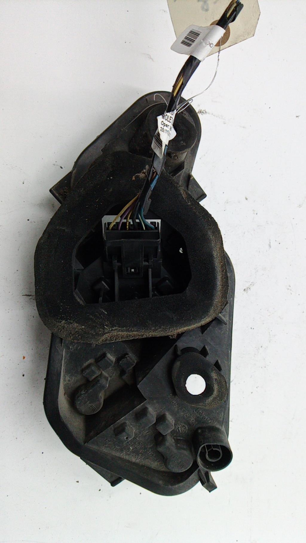 Base portalampade fanale posteriore sinistro OPEL CORSA D PHASE 1 Diésel - 1