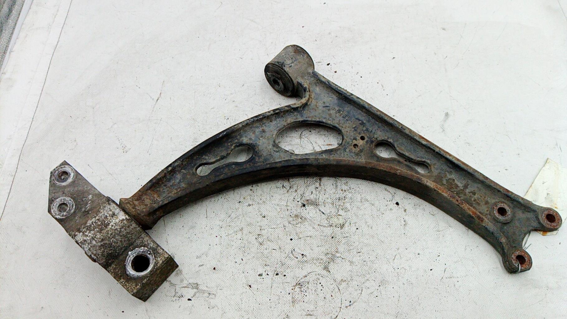 Triangolo inferiore anteriore sinistro VOLKSWAGEN CADDY 3 PHASE 1 Diésel - 1