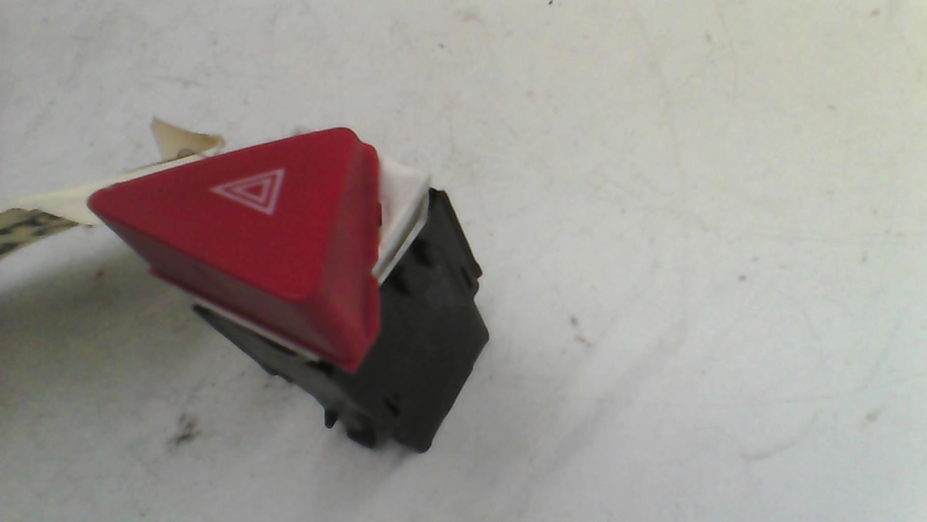Interruttore luci emergenza VOLKSWAGEN TOURAN 1 PHASE 1 Diésel - 1