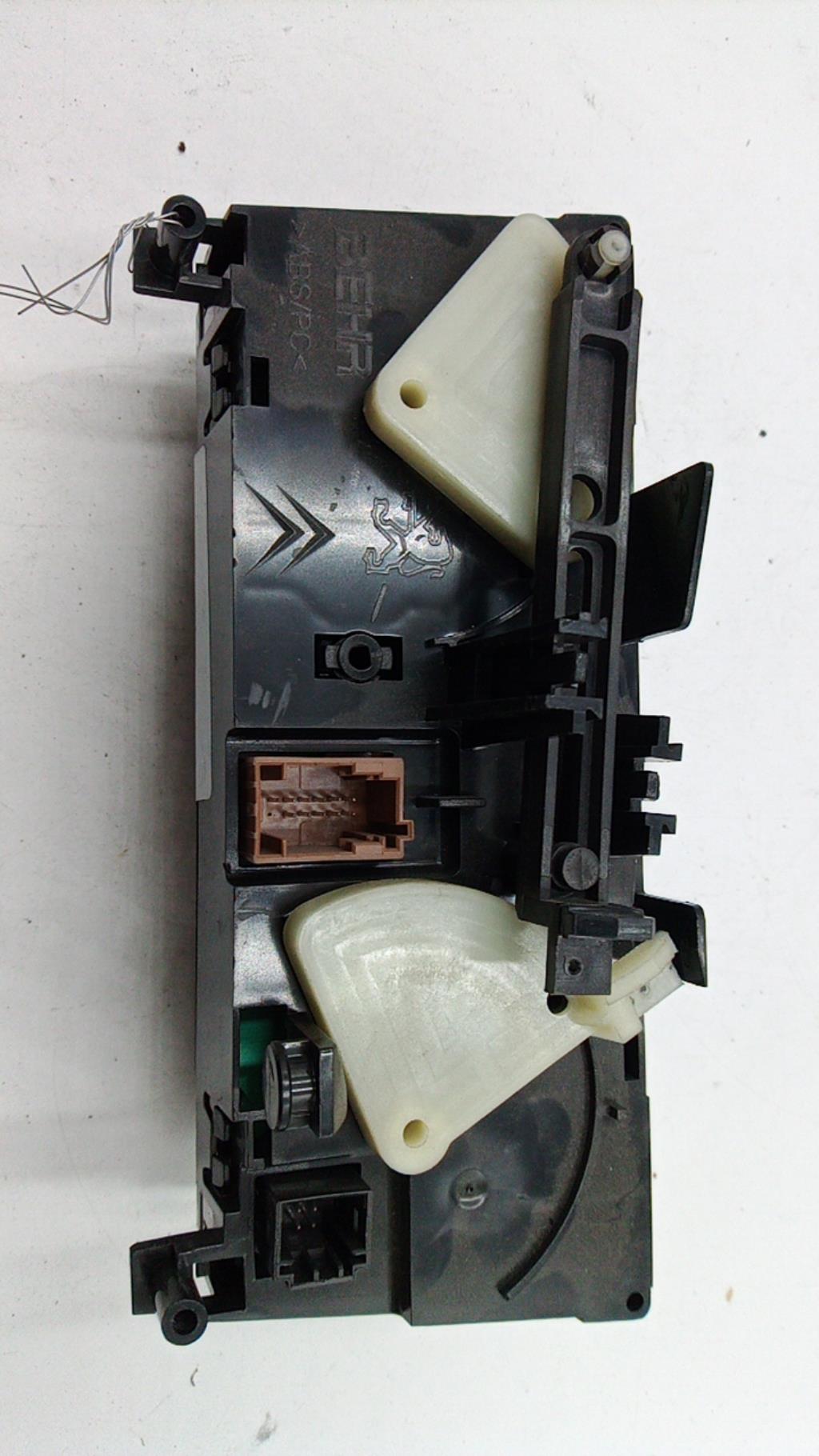 Commande chauffage PEUGEOT 5008 1 PHASE 1 Diesel - 1