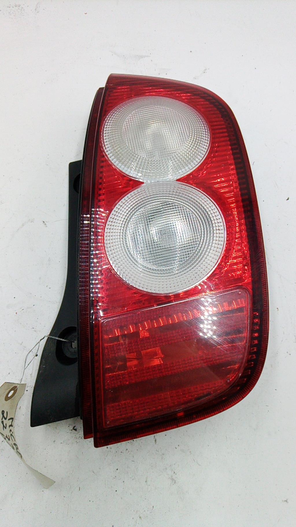 Fanale posteriore principale destro (luci) NISSAN MICRA 3 PHASE 1 Gasolina - 1